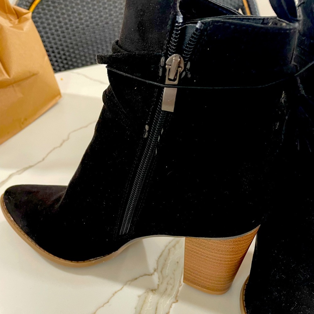 BRAND NEW NWT  BLACK BOOTIES